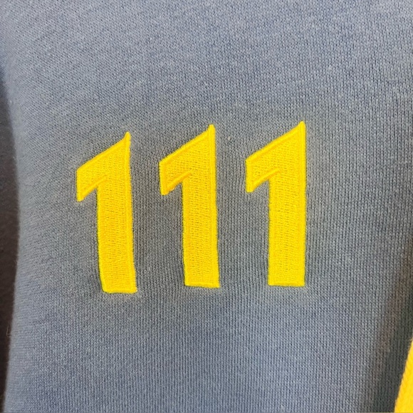 Fallout Bethesda Vault 111 Blue Yellow Sweatshirt Hoodie Zip Up Number 111 Sz M - Picture 5 of 16